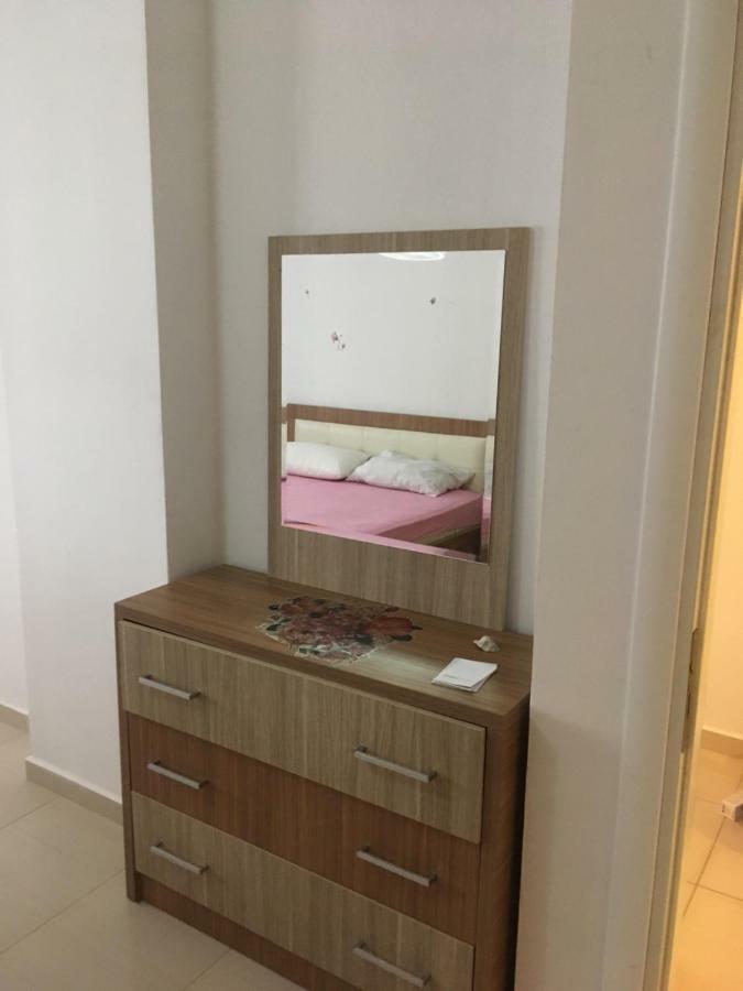 White - Luxury Family Apartment